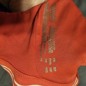 32F Shock Absorber sports bra